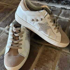 Vintage Havana White and Tan Athletic Shoes 8.5
Sparkly star